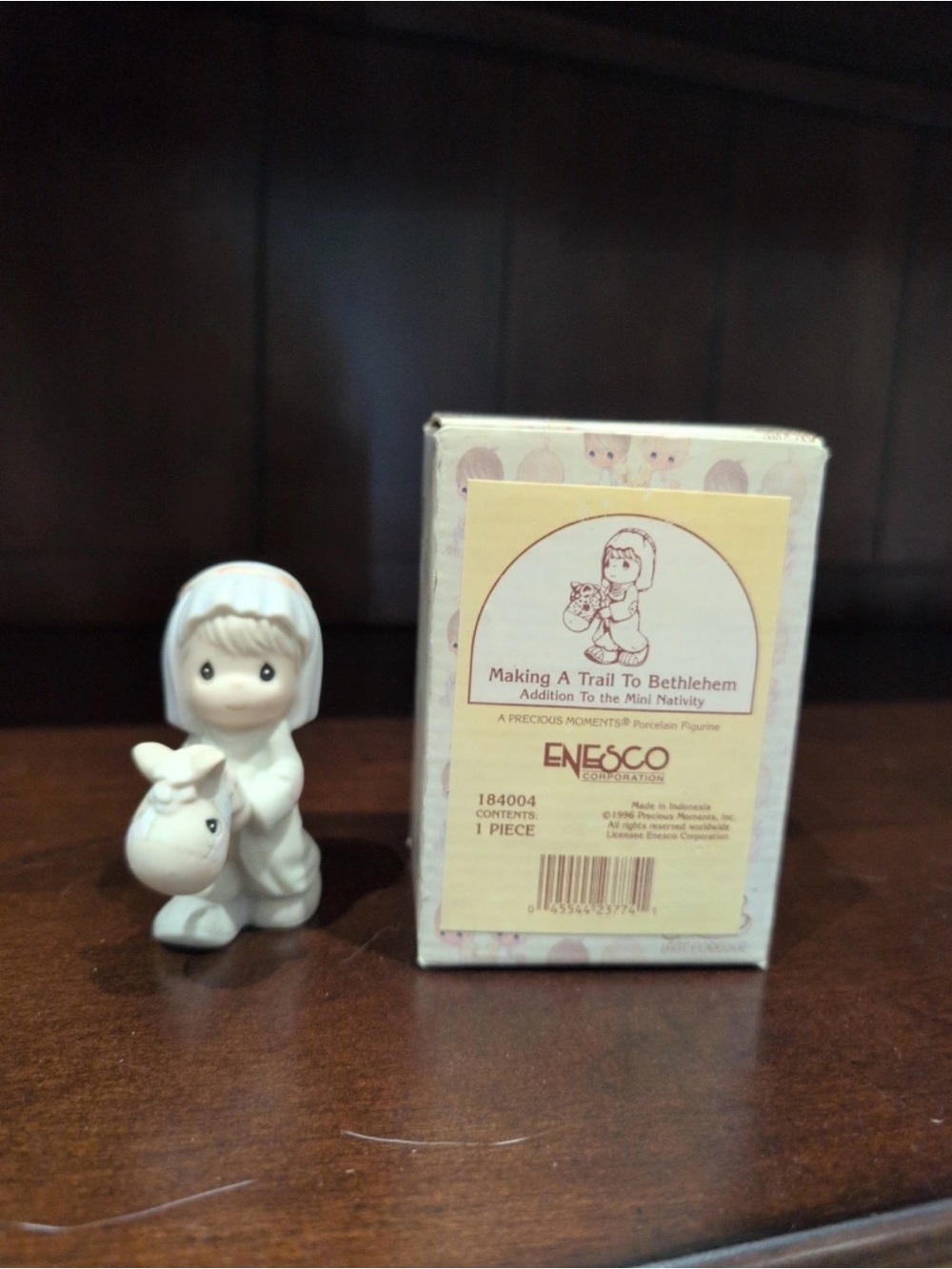 Precious Moments Making a Trail to Bethlehem Figurine